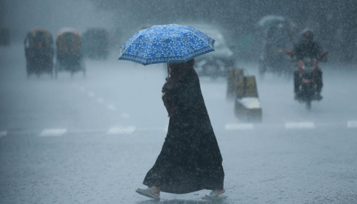 চার বিভাগে ভারী বৃষ্টির আভাস, ১৪ জেলায় তাপপ্রবাহের সতর্কতা - NewsNow24